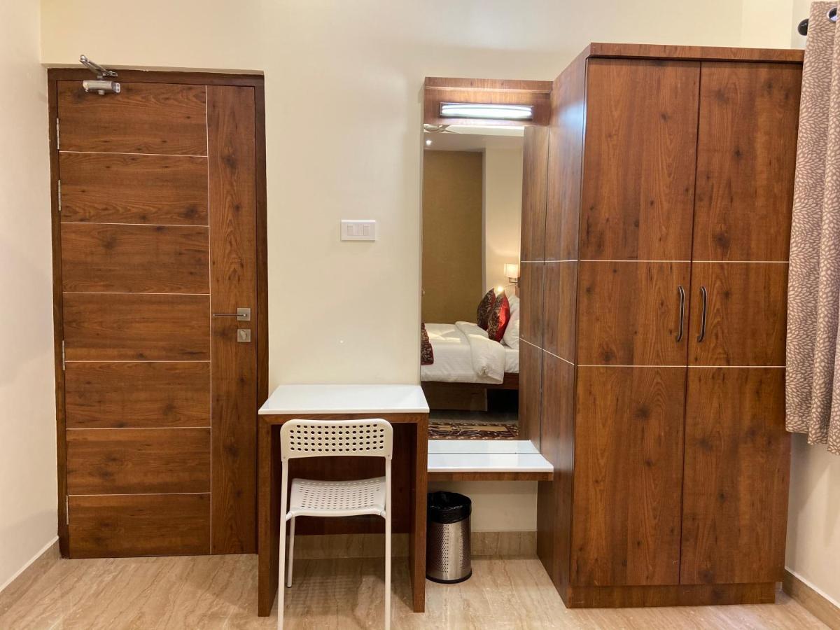 תני Le Shiv Executive Suite מראה חיצוני תמונה