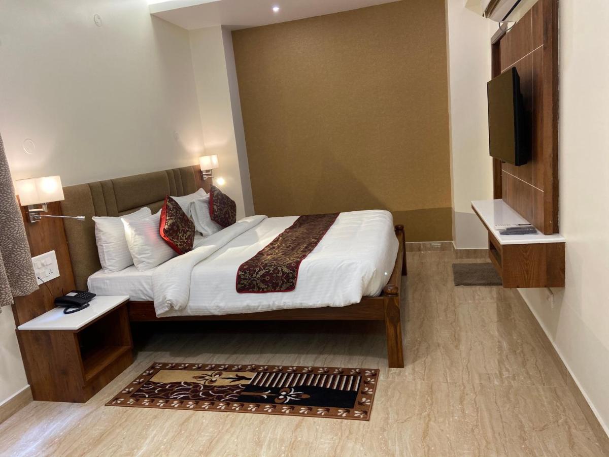 תני Le Shiv Executive Suite מראה חיצוני תמונה