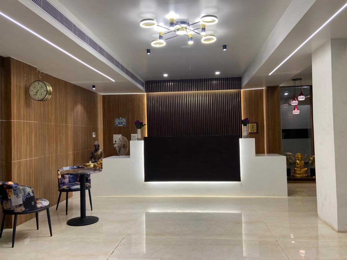 תני Le Shiv Executive Suite מראה חיצוני תמונה