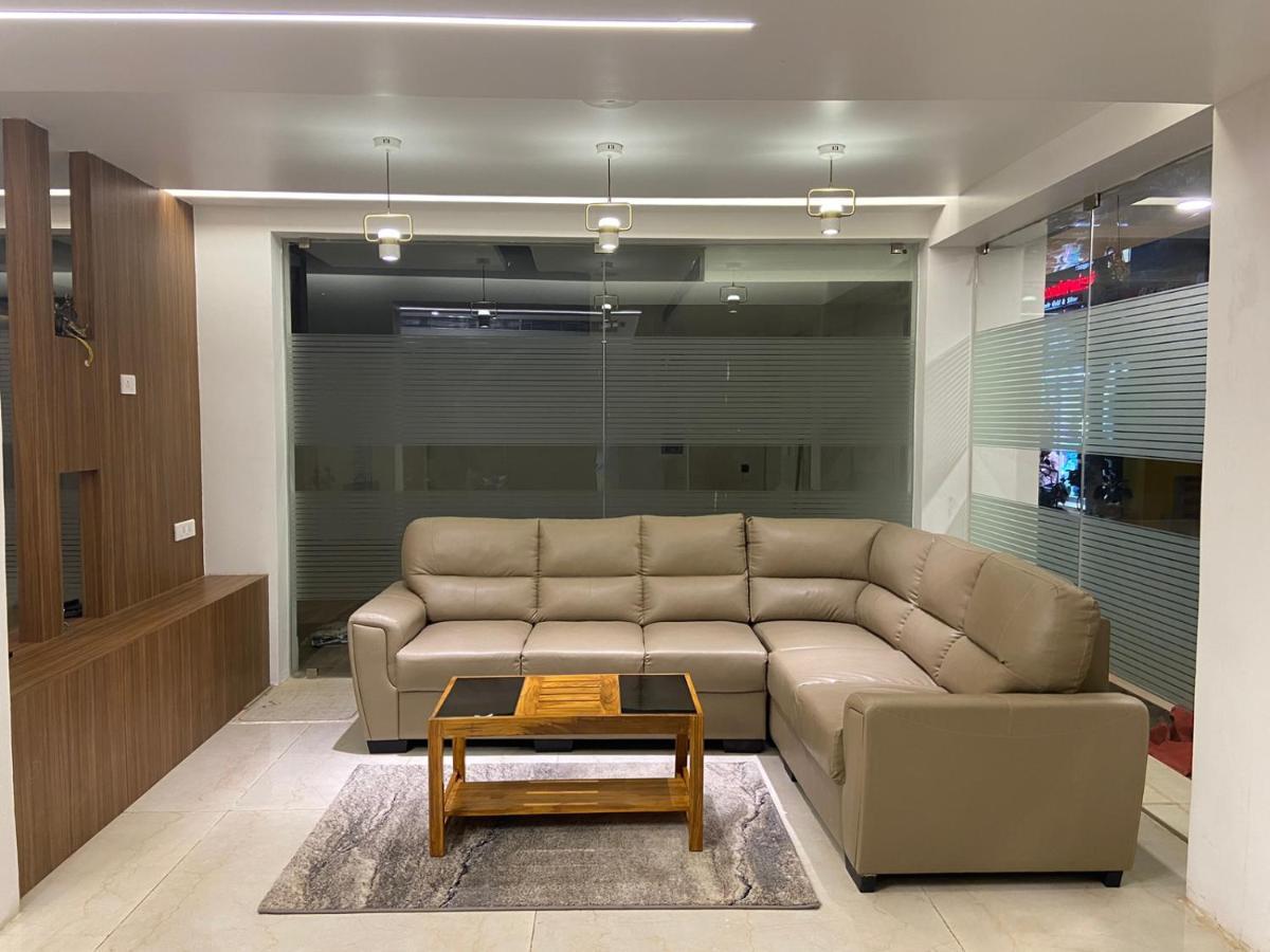 תני Le Shiv Executive Suite מראה חיצוני תמונה