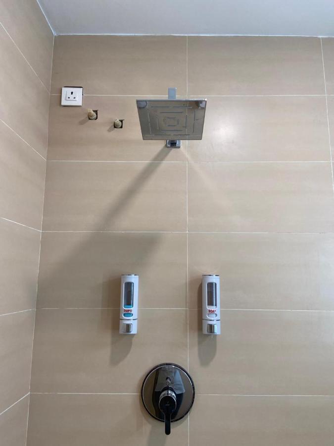 תני Le Shiv Executive Suite מראה חיצוני תמונה