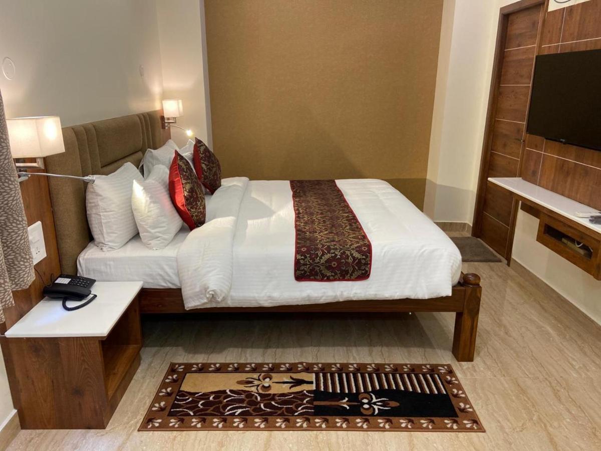 תני Le Shiv Executive Suite מראה חיצוני תמונה