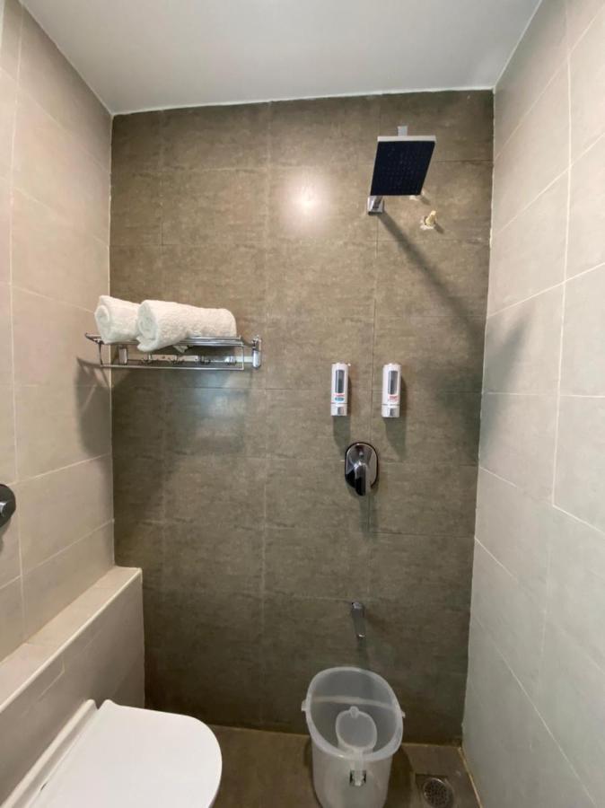 תני Le Shiv Executive Suite מראה חיצוני תמונה