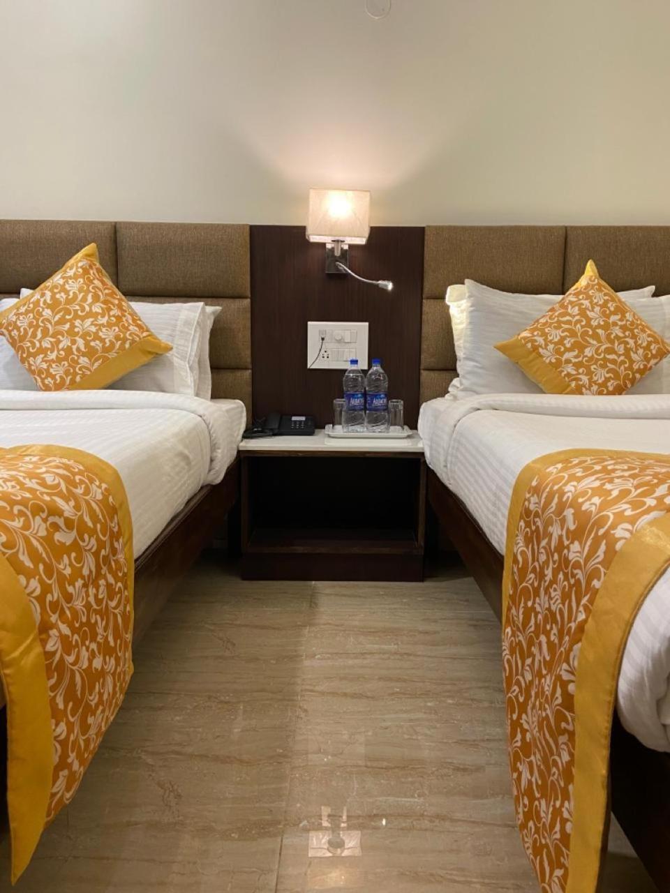 תני Le Shiv Executive Suite מראה חיצוני תמונה